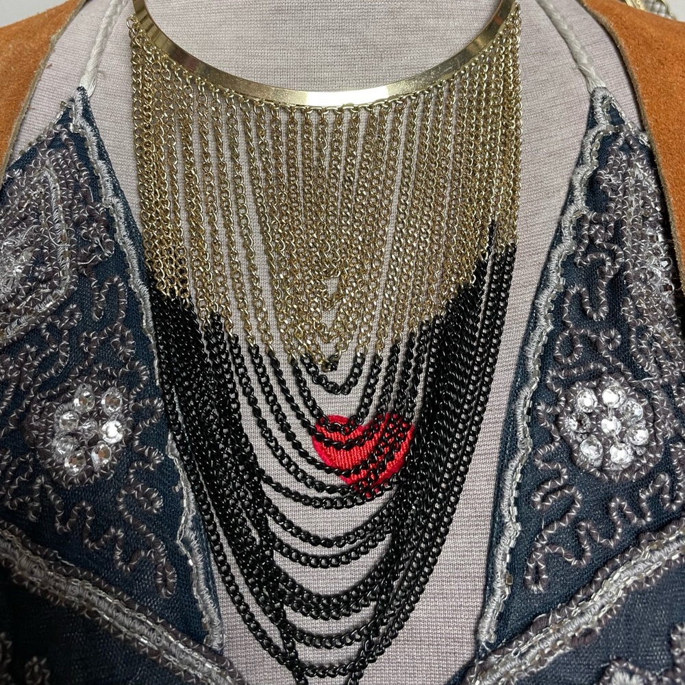 Multi Chain Dangle Choker